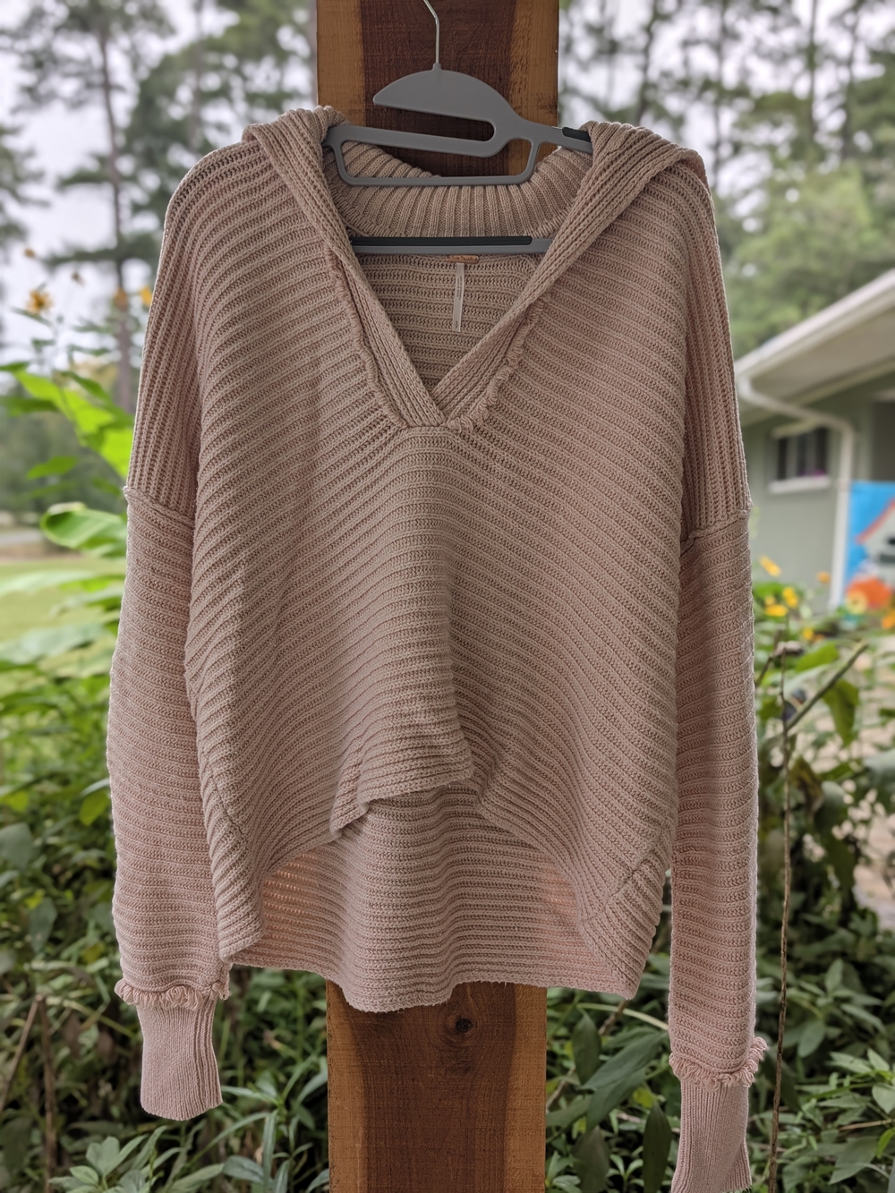 Free People. Cozy V-Neck Hooded Sweater - Dusty Pink